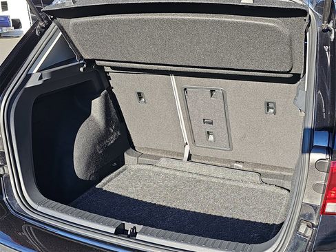 Used 2022 Volkswagen Taos SE image 12