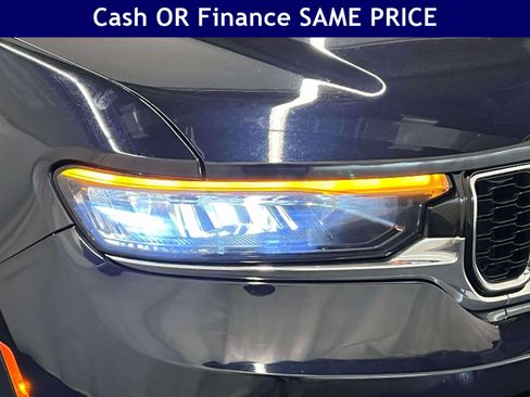 Used 2023 Jeep Grand Cherokee L Limited AWD/4WD image 8