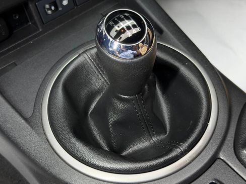 Used 2012 MAZDA MX-5 Miata Grand Touring w/ Premium Pkg RWD image 25