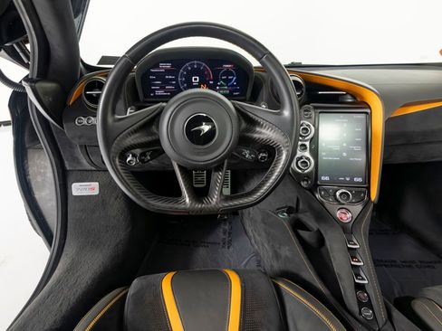 Used 2019 McLaren 720S RWD image 15