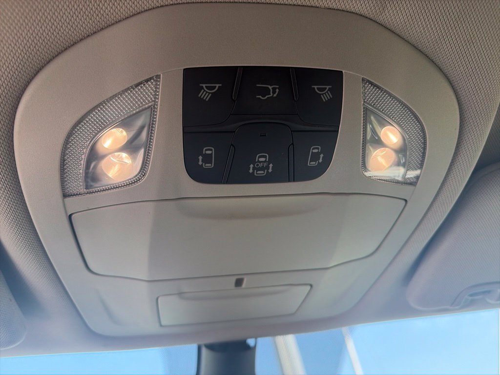 Used 2024 Chrysler Voyager LX FWD image 25