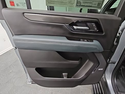 Used 2025 GMC Yukon XL AT4 w/ AT4 Premium Package image 36