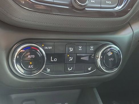 Used 2023 Chevrolet TrailBlazer LT w/ Convenience Package FWD image 26