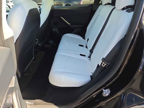 Used 2023 Tesla Model Y Performance AWD/4WD image 21