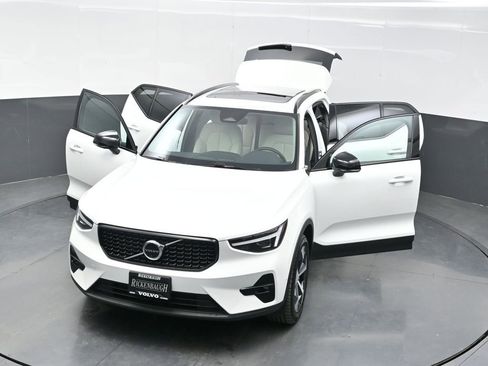 Certified 2026 Volvo XC40 B5 Plus w/ Protection Package Premier AWD/4WD image 33