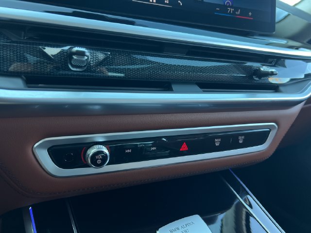 Used 2024 BMW ALPINA XB7 AWD/4WD image 32