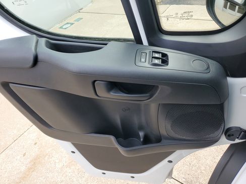 Used 2025 RAM ProMaster 2500 w/ Storage Group image 7