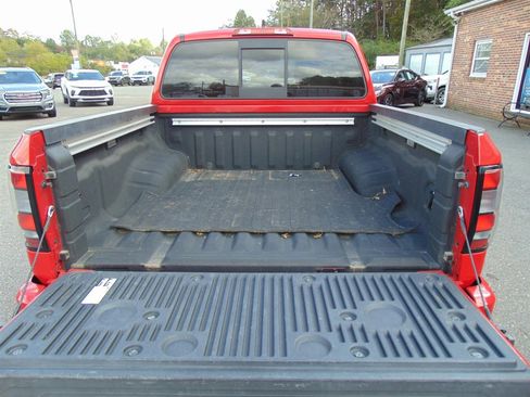 Used 2022 Nissan Frontier SV image 10