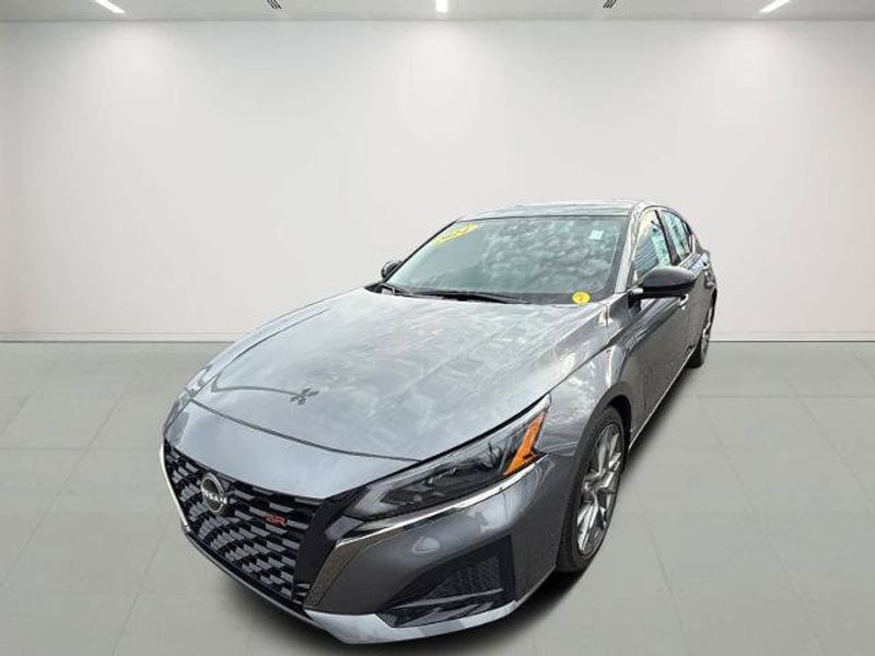 Certified 2024 Nissan Altima 2.0 SR image 1