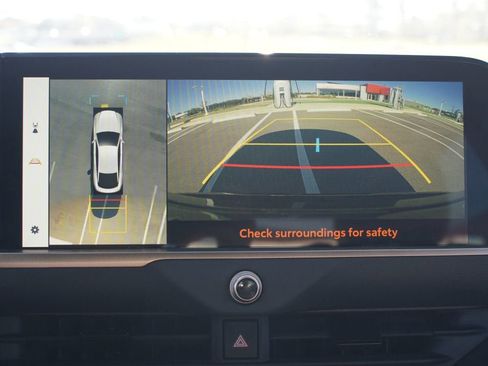 Used 2025 Toyota Crown Platinum image 7