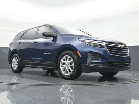 Used 2022 Chevrolet Equinox LS w/ LS Convenience Package image 24