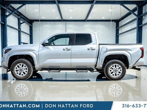 Used 2025 Toyota Tacoma SR5 w/ SR5 Upgrade Package image 2