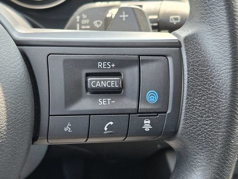 Used 2024 Nissan Rogue SV FWD image 22