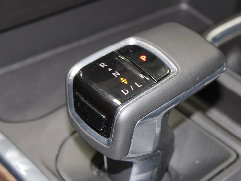 Used 2025 Chevrolet Silverado 1500 High Country AWD/4WD image 48