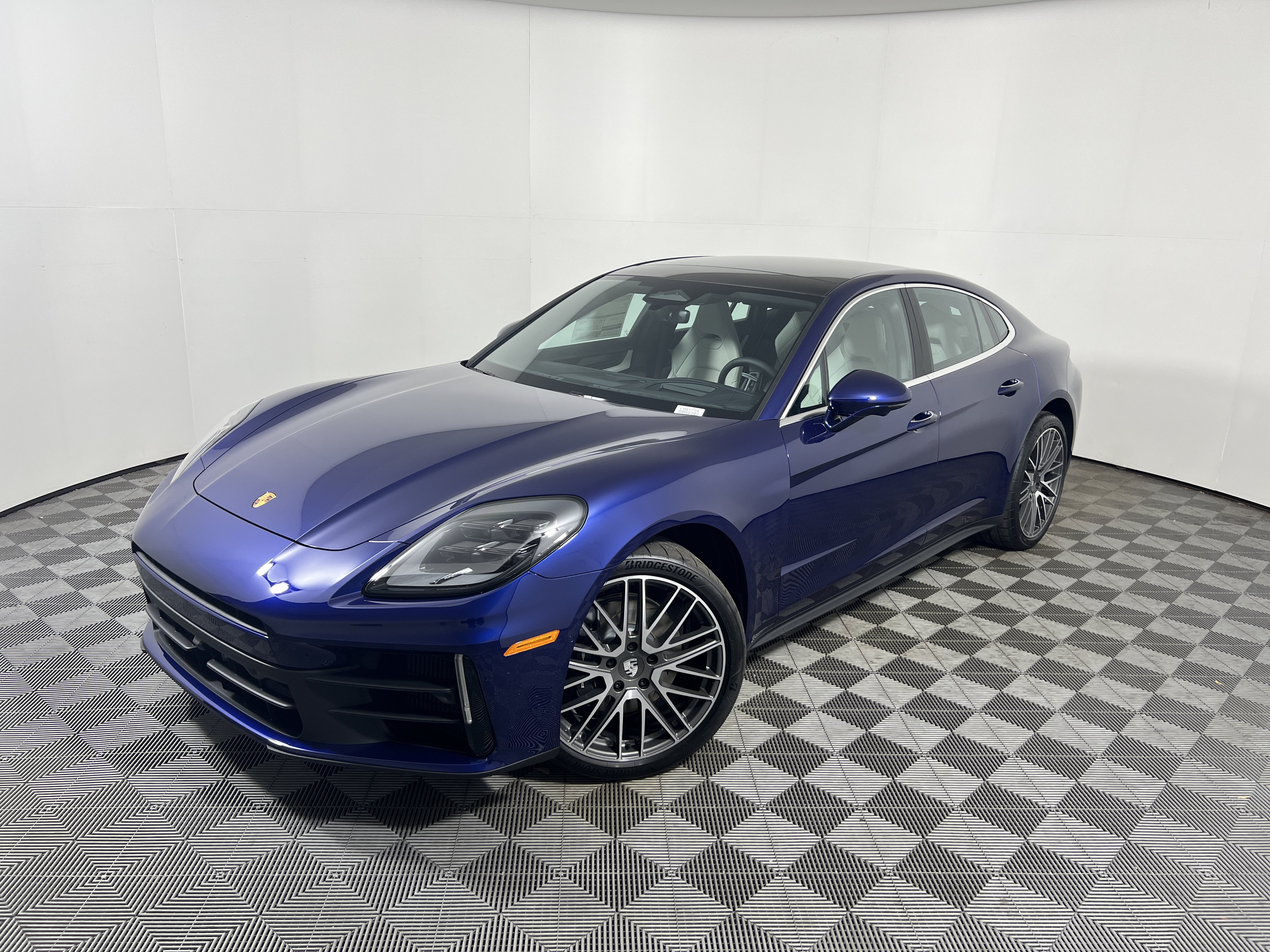 New 2026 Porsche Panamera RWD image 1