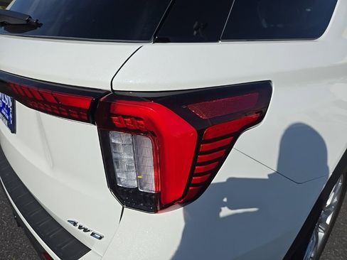 New 2025 Ford Explorer Active w/ Active Comfort Package image 38