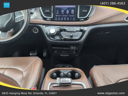 Used 2018 Chrysler Pacifica Limited w/ Tire & Wheel Group image 21