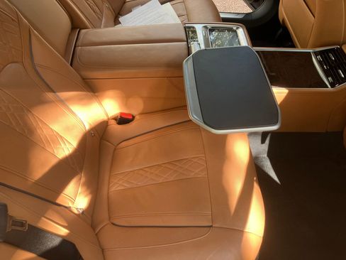 Used 2020 BMW 750i xDrive image 36