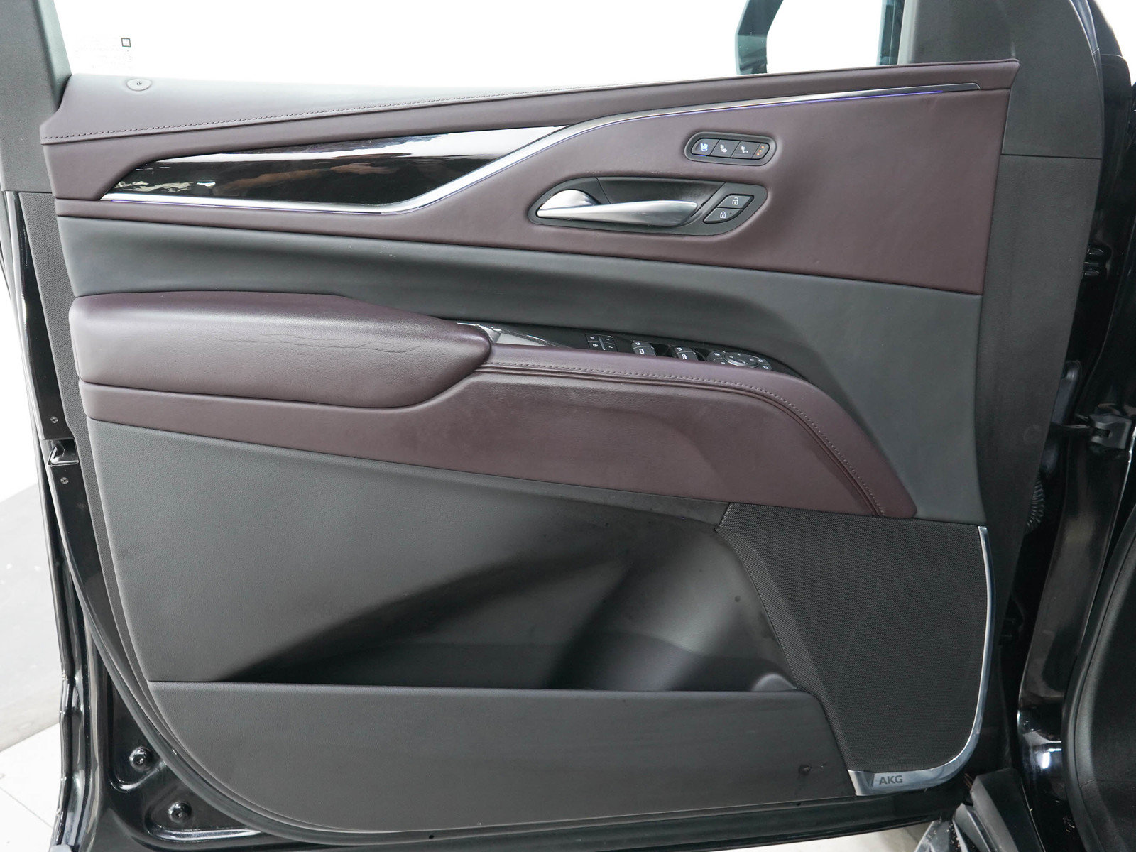 Used 2022 Cadillac Escalade Sport Platinum w/ Heavy-Duty Trailer Package AWD/4WD image 23