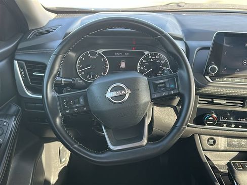 Used 2025 Nissan Rogue SV FWD image 22