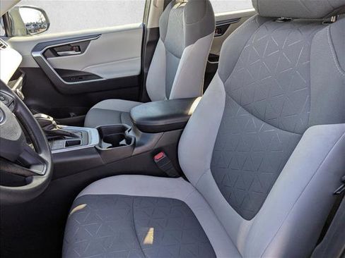 Used 2021 Toyota RAV4 XLE image 22
