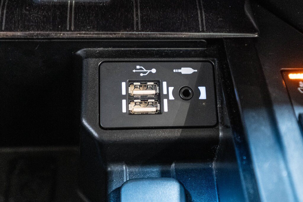 Used 2023 Lexus GX 460 Premium w/ Accessory Package AWD/4WD image 28