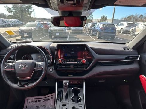 Used 2023 Toyota Highlander XSE image 27