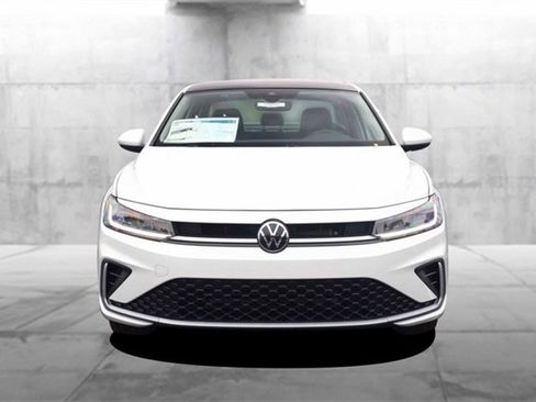 New 2025 Volkswagen Jetta SE image 4