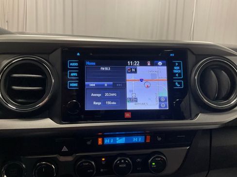 Used 2019 Toyota Tacoma Limited image 7