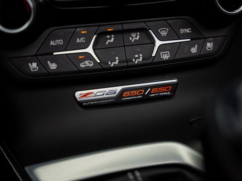 Used 2019 Chevrolet Corvette Z06 RWD image 46