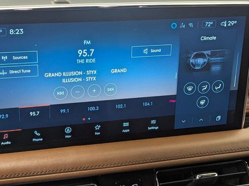 Used 2022 Lincoln Nautilus Reserve w/ Luxury Package image 25