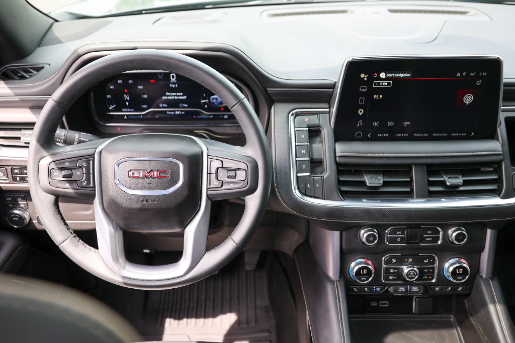 Used 2024 GMC Yukon SLT w/ SLT Luxury Package AWD/4WD image 6