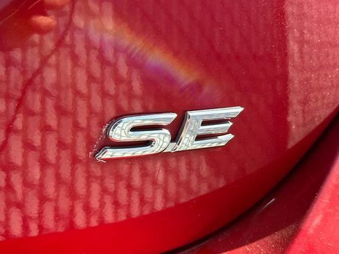 Used 2022 Toyota Camry SE image 7