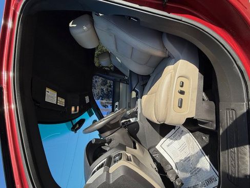 Used 2015 Ford Explorer XLT w/ Equipment Group 202B image 5