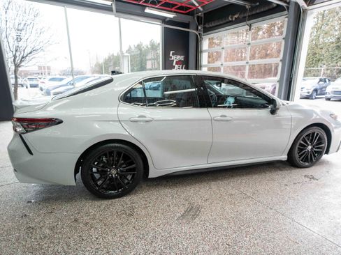 Used 2022 Toyota Camry XSE image 4