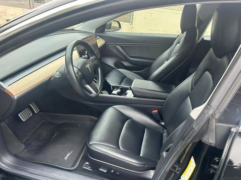 Used 2019 Tesla Model 3 Mid Range RWD image 9