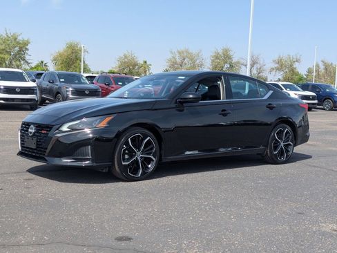 Certified 2025 Nissan Altima 2.5 SR image 2