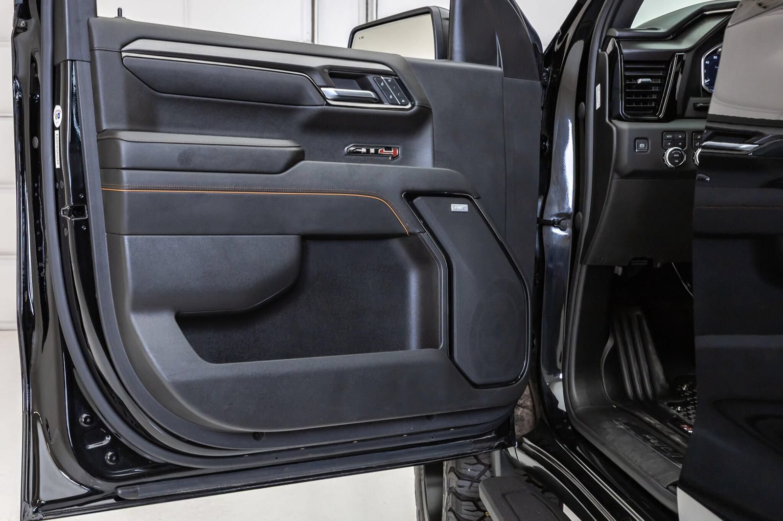 Used 2024 GMC Sierra 1500 AT4 w/ Technology Package AWD/4WD image 46