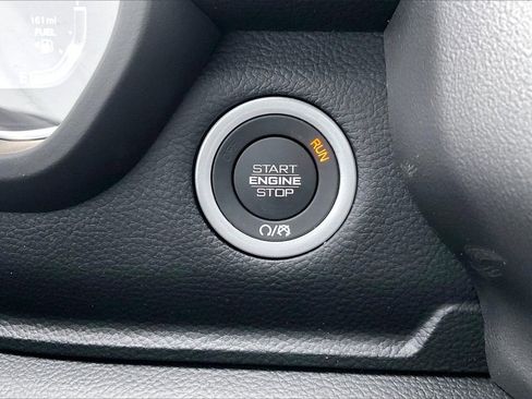 New 2026 RAM 1500 4x4 Crew Cab image 18