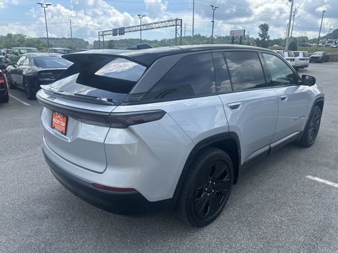 New 2025 Jeep Wagoneer S Launch Edition image 7