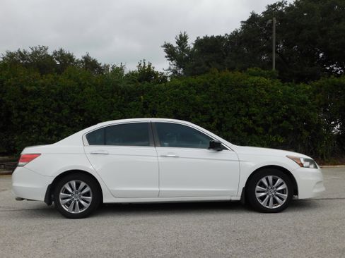 Used 2012 Honda Accord EX-L image 9