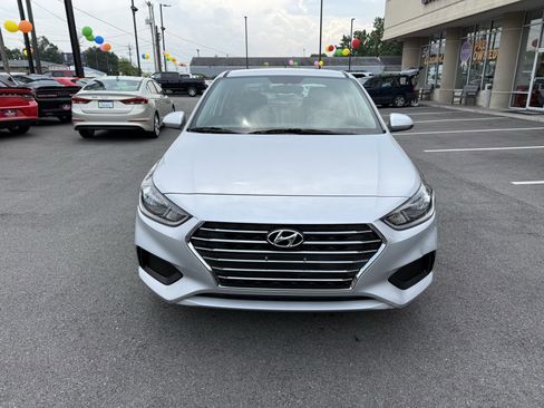 Used 2021 Hyundai Accent SE image 2