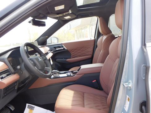 New 2025 Mitsubishi Outlander SEL image 13