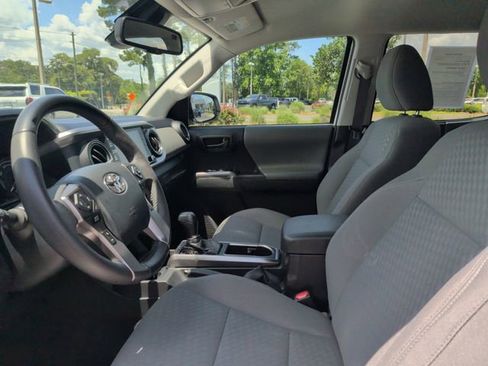 Used 2023 Toyota Tacoma SR5 w/ Technology Package AWD/4WD image 16