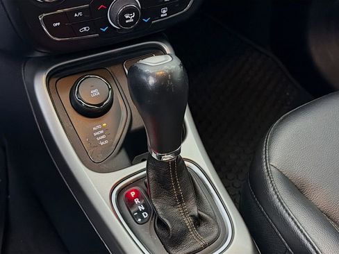 Used 2019 Jeep Compass Latitude w/ Popular Equipment Group image 19