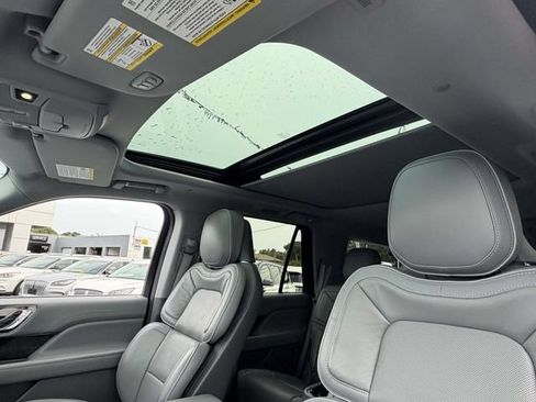 Used 2018 Lincoln Navigator Reserve w/ Technology Package AWD/4WD image 11