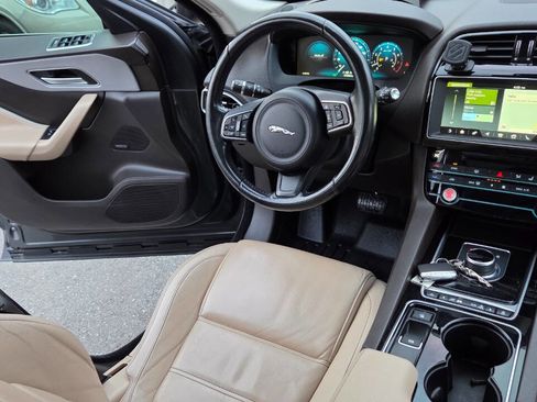 Used 2017 Jaguar F-PACE Prestige image 42