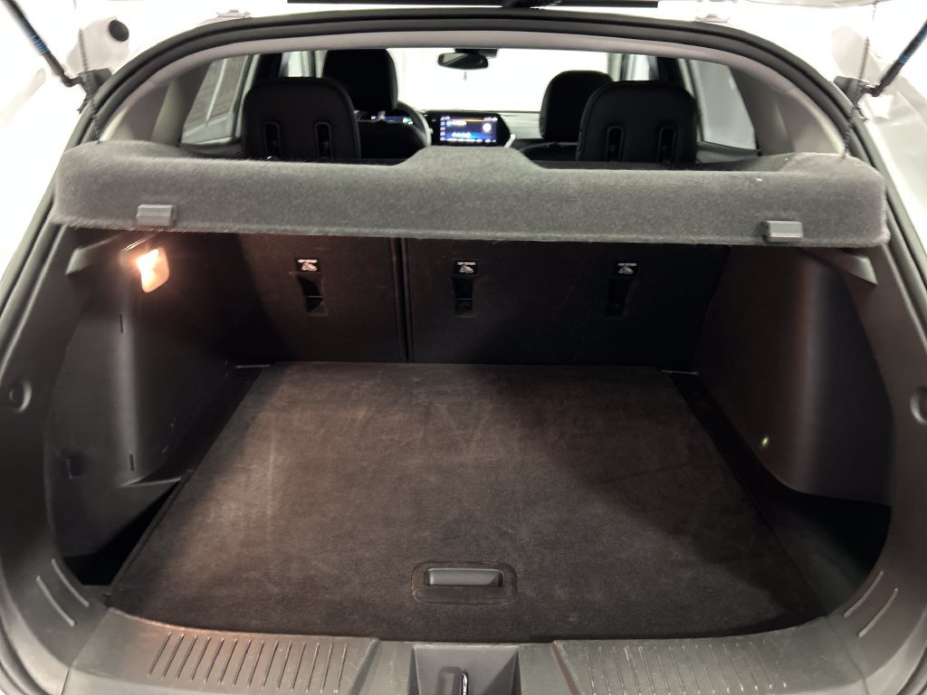 Used 2025 Chevrolet Trax LT FWD image 22