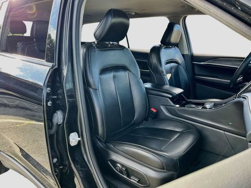 Used 2023 Jeep Grand Cherokee L Limited AWD/4WD image 29