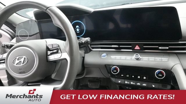 Used 2023 Hyundai Elantra SEL w/ Convenience Package FWD image 15